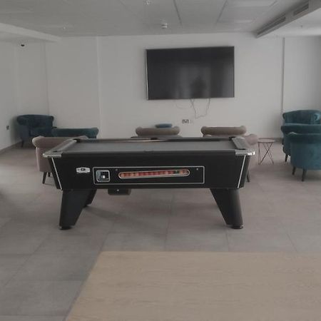 شقة غيبرالتار  في The Hub المظهر الخارجي الصورة